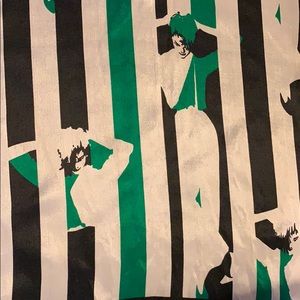 VINTAGE B&B Super Cool Silk Scarf 💚